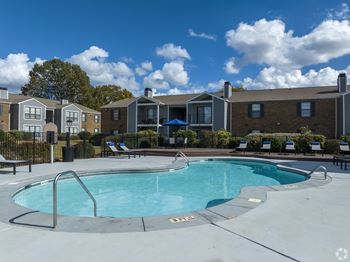 2 Swimming pools